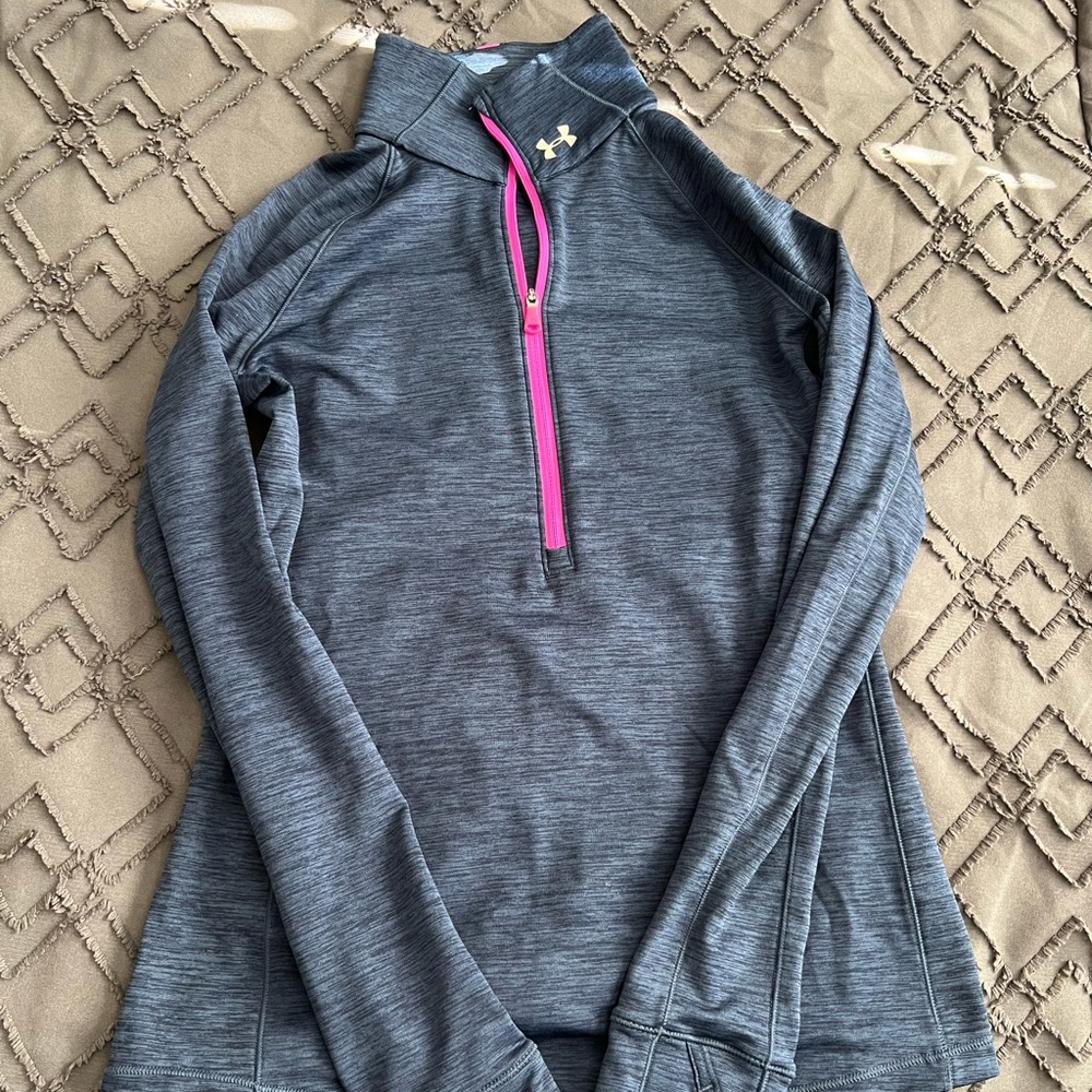 Under Armor Womens Athletic Top